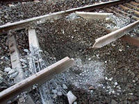 В Лисичанске сепаратисты взорвали железнодорожный мост